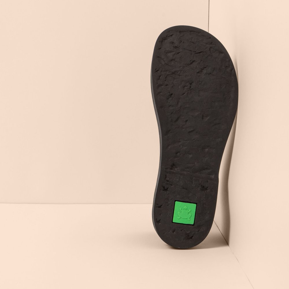 N5876 SOFT NAPPA PLUME / ARENISCA