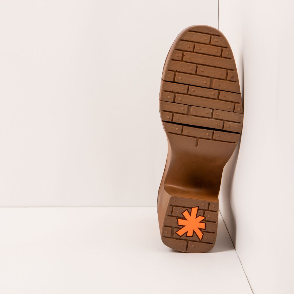 1659 NOBUCK KARAMEL/SOFIA