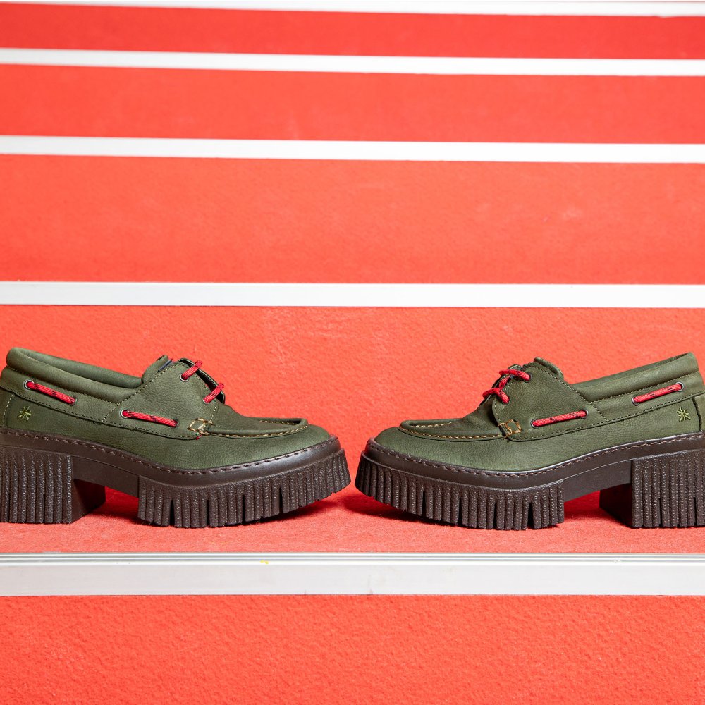 1379 NOBUCK KAKI/YORK