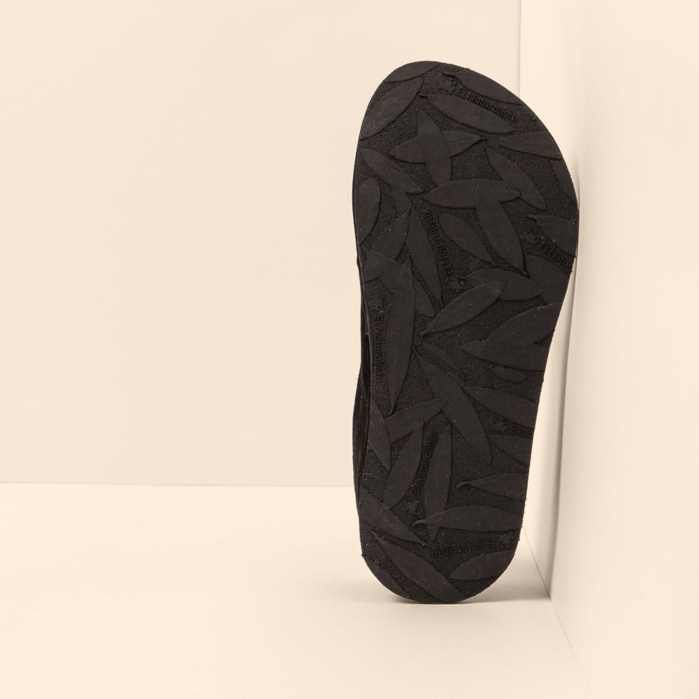 N5670 NOBUCK LAVADO BLACK/ BARE