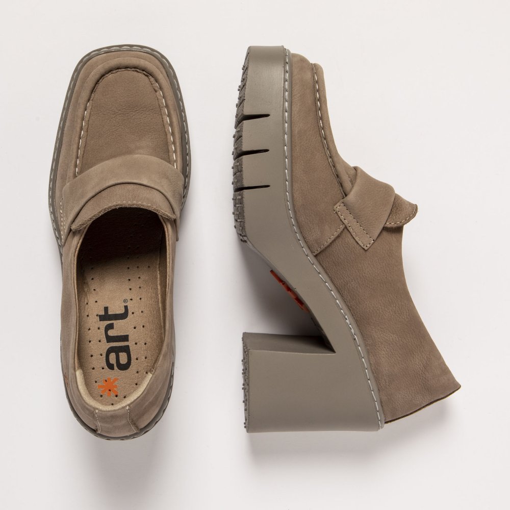 1972 NOBUCK TAUPE/BERNA