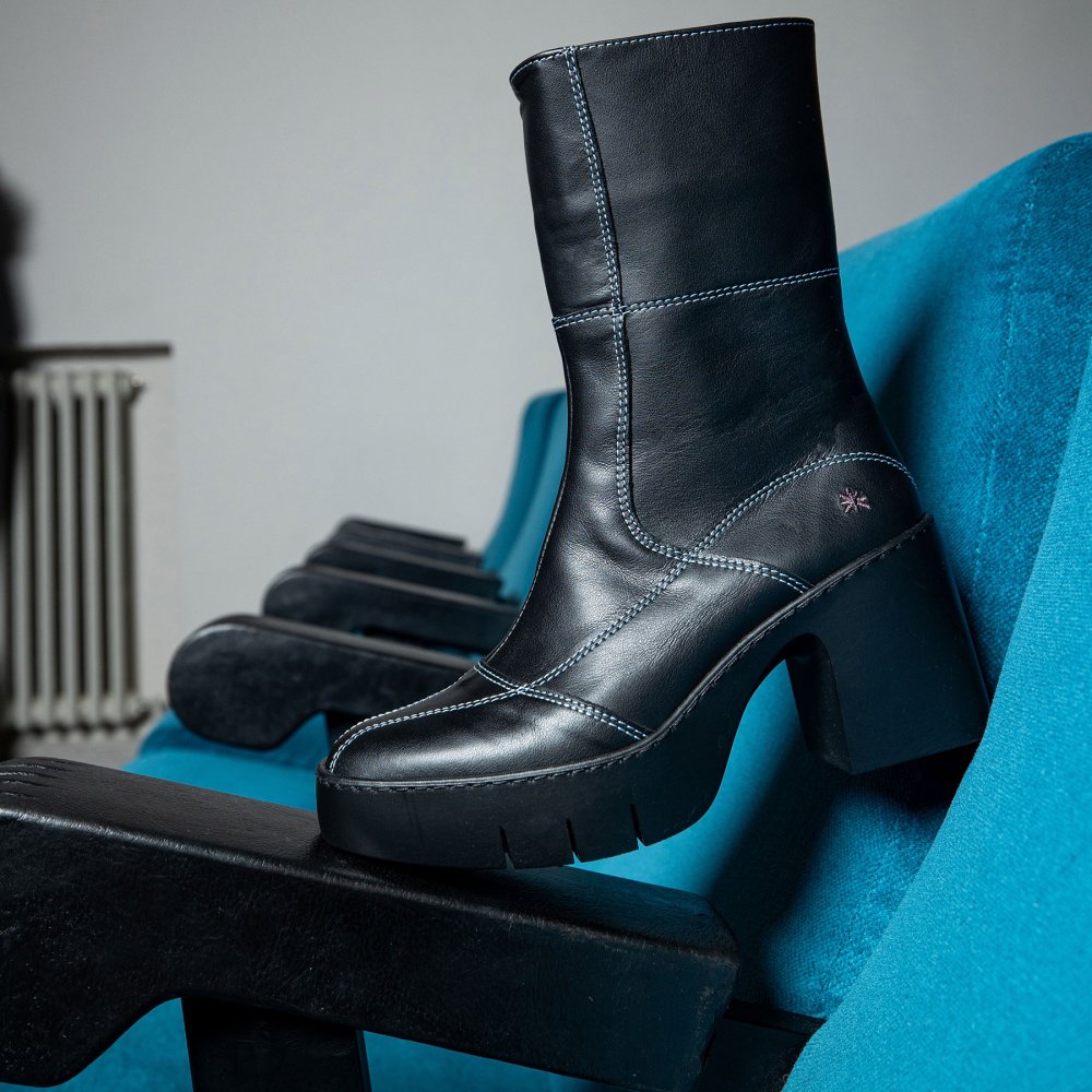 1659 NOBUCK KARAMEL/SOFIA