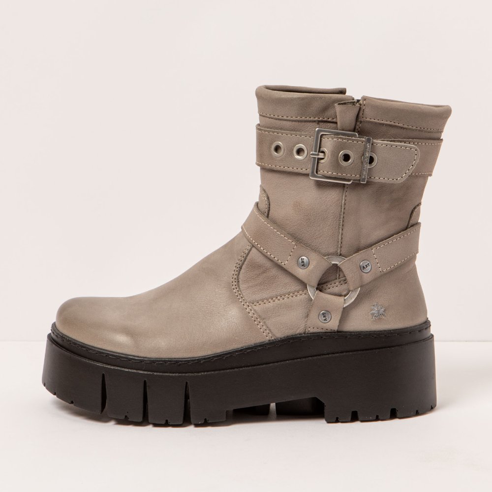 1767 ROMA CINDER / LEEDS