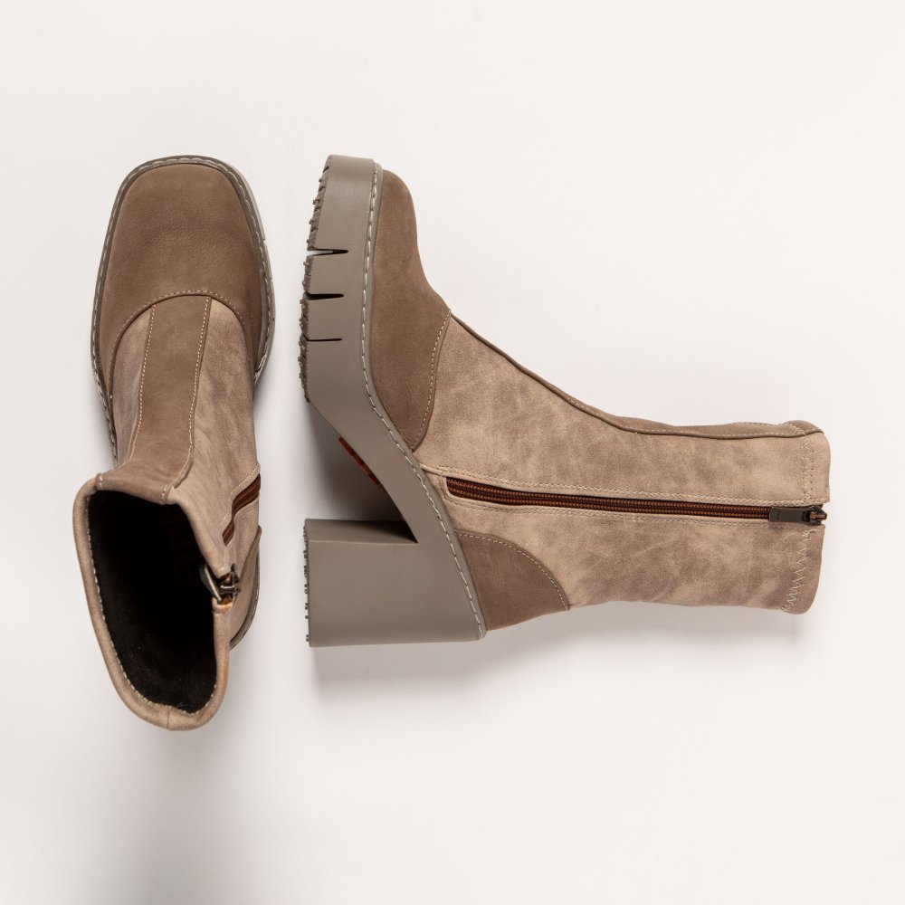 1973 NOBUCK TAUPE-BEIG/BERNA