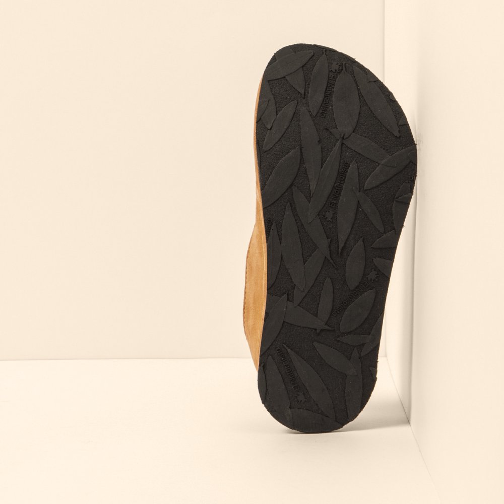 N5670 NOBUCK LAVADO SALMON/ BARE