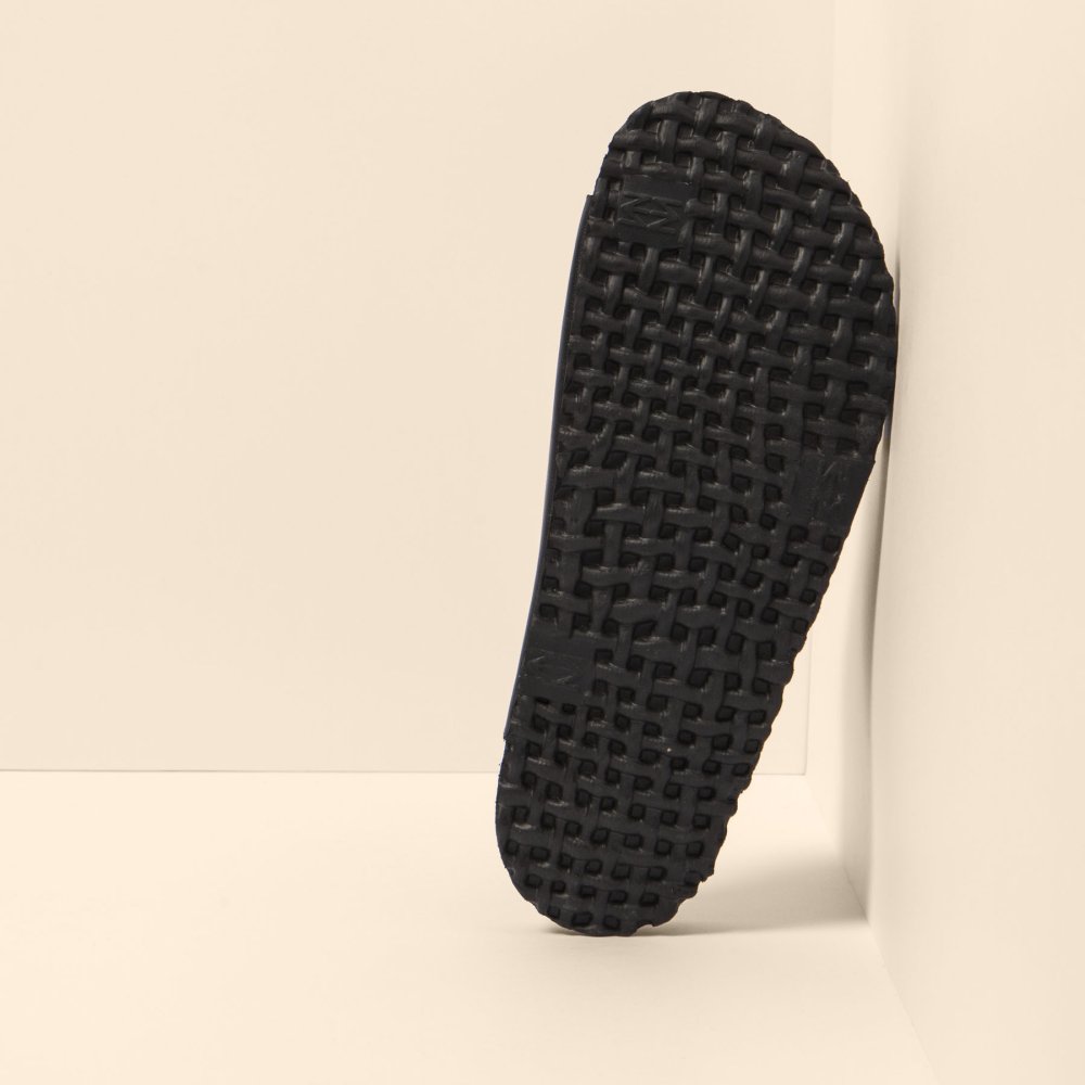 NE50 VEGANO BLACK / WARAJI