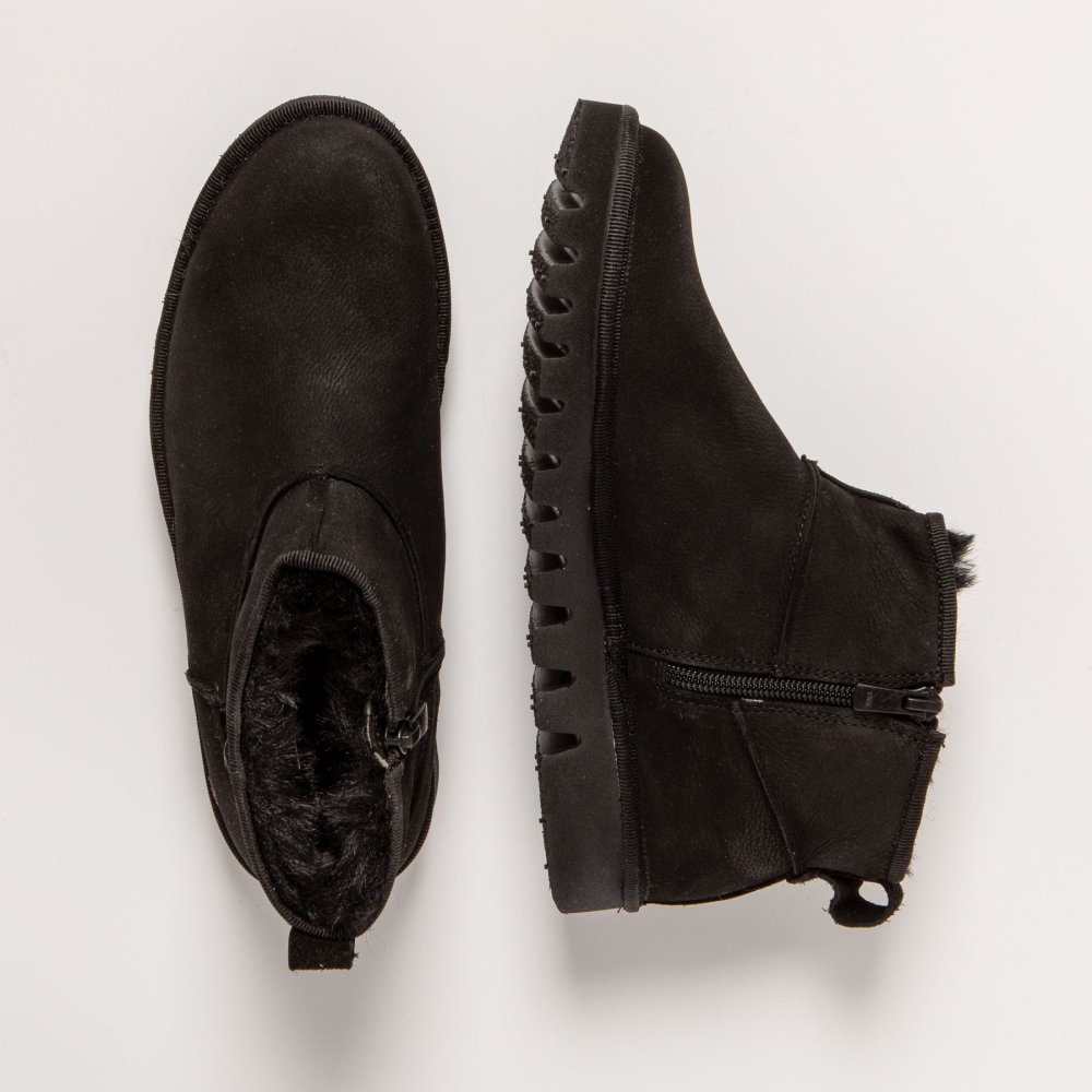 1597 NOBUCK BLACK/ ONTARIO