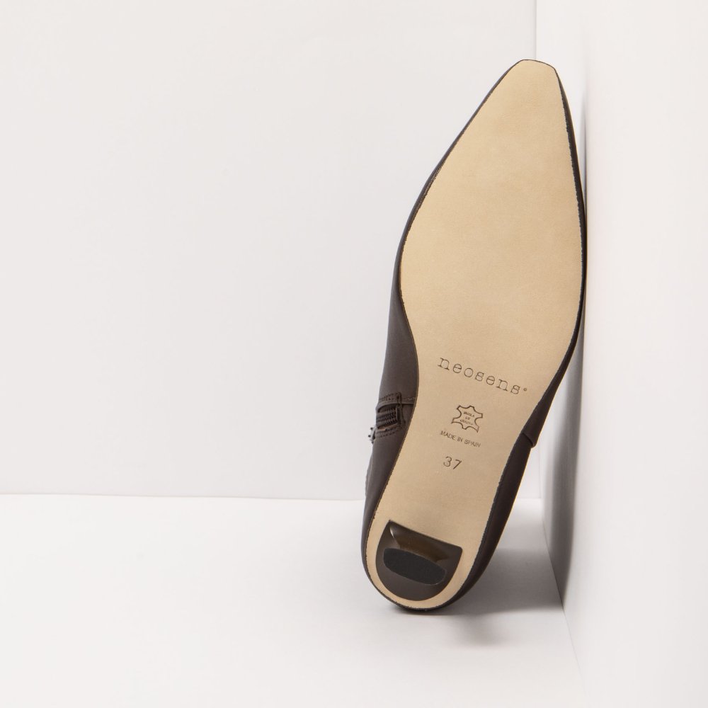 S3195 NAPPA BROWN/ VILANA