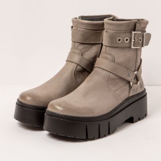 1767 ROMA CINDER / LEEDS