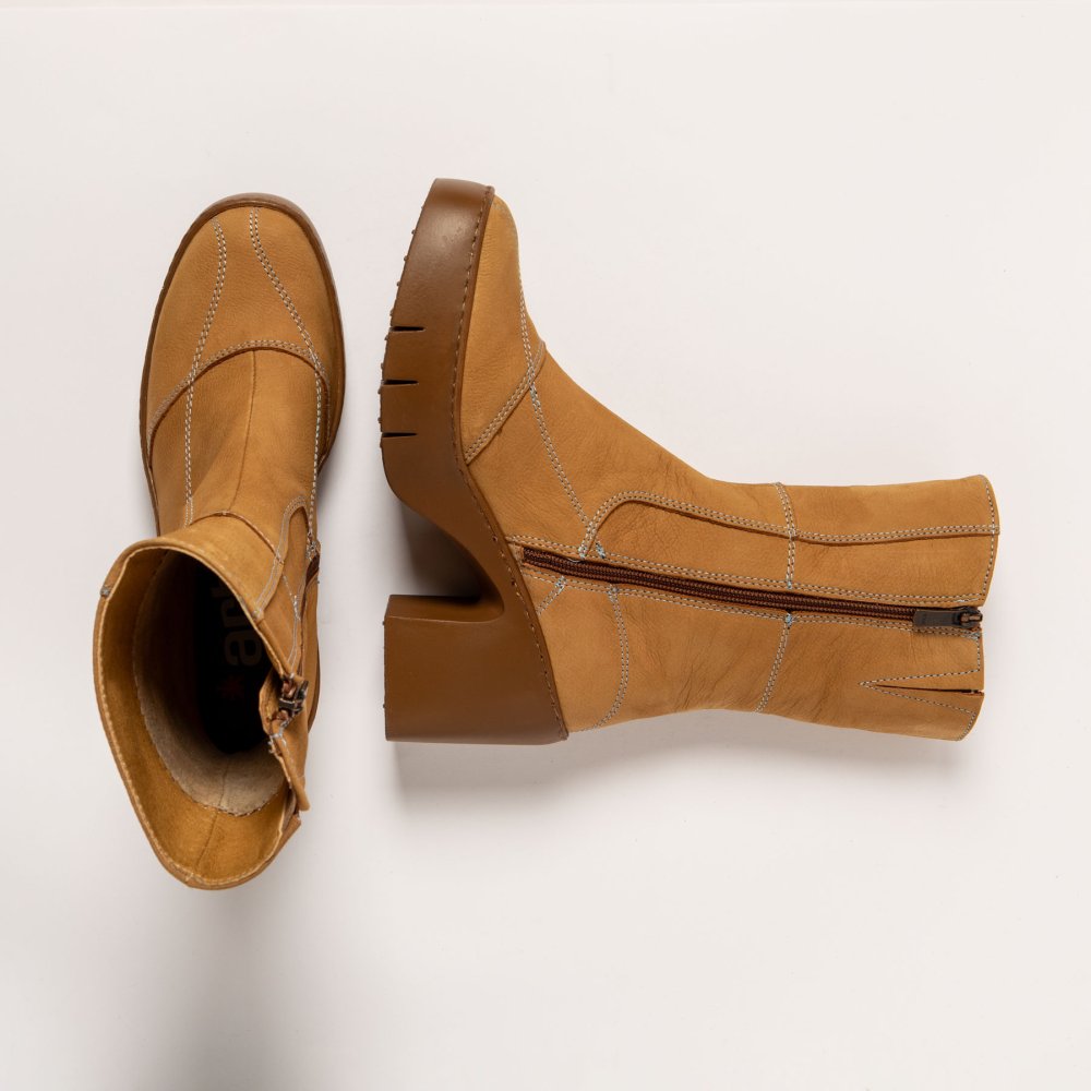 1659 NOBUCK KARAMEL/SOFIA