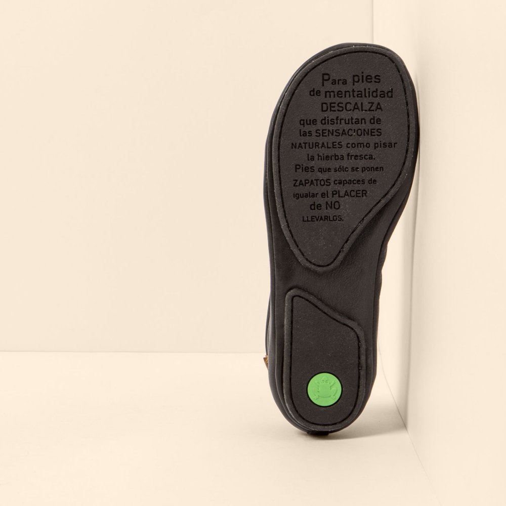 N5821 SOFT NAPPA BLACK/ ESSENCE